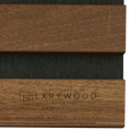 Muster Walnuss Natur Lackiert mit schwarzem Filz, Detail mit LXRYWOOD-Prägung